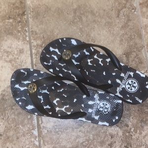 Woman's sandals size 8